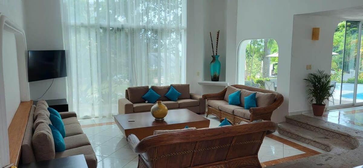 Villa Martha Garza Blanca - Private Heated Pool بويرتو فالارتا المظهر الخارجي الصورة