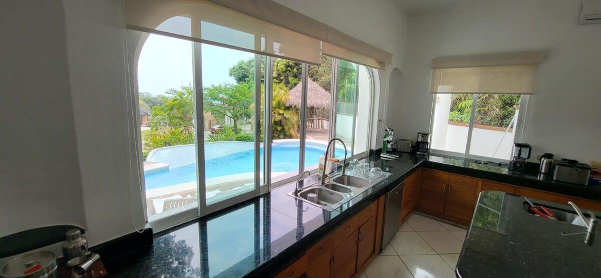 Villa Martha Garza Blanca - Private Heated Pool بويرتو فالارتا المظهر الخارجي الصورة