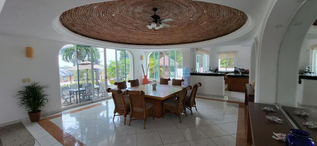 Villa Martha Garza Blanca - Private Heated Pool بويرتو فالارتا المظهر الخارجي الصورة